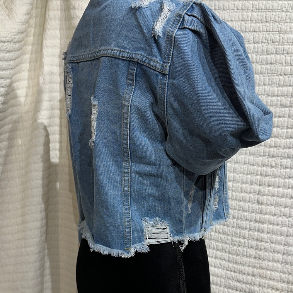 Denim Distressed Blue Puff Shoulder Cropped Jacket - Picture 4 of 6